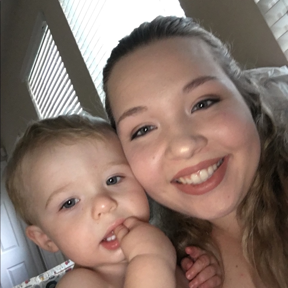 Meet your Posher, Ashley